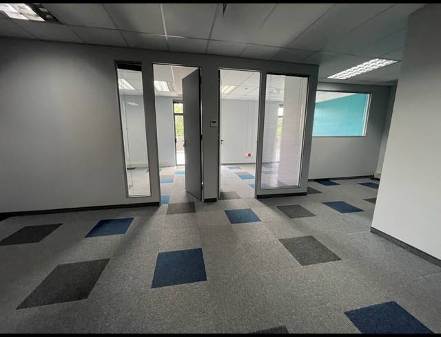 3,440M² OFFICE FOR SALE IN PARKTOWN
